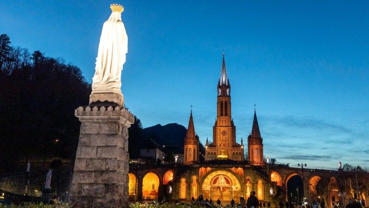Quest'anno è stato scritto dagli under 30 il testo della Via Crucis, che il gruppo di pellegrini della Diocesi di Roma pregherà a Lourdes. 