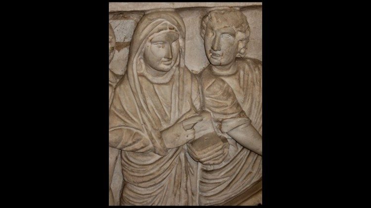 चित्र 2 अज्ञात मृत महिला का कोडेक्स और भाषण हावभाव के साथ विवरण, जबकि ख्रीस्त उससे बात करने के लिए झुकते हैं। (फोटो © वाटिकन संग्रहालय: पियो क्रिस्टियानो संग्रहालय, आमंत्रण 31556)