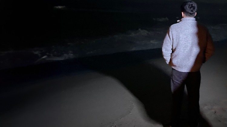 Haroon Mohammadi, 24 anni, sopravvissuto l'anno scorso al naufragio di Cutro