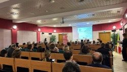Un momento della cerimonia di premiazione delle opere vincitrici del Concorso internazionale “Economia e società”