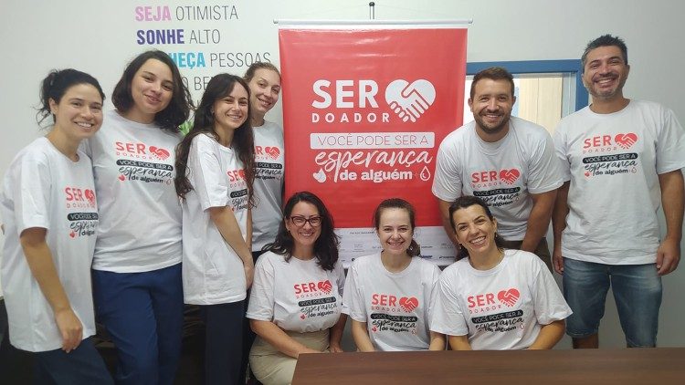 Grupo "Ser Doador" durante mobilização para cadastrar novos doadores de medula óssea