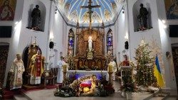 Apostolski nuncij Visvaldas Kulbokas med mašo v ukrajinskem mesto Harkov