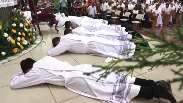 Vysvätenie 9 kňazov v katedrále v Manague v Nikarague (6. jan 2024)