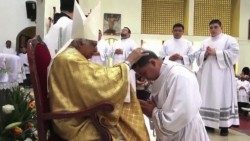 Le cardinal Brenes ordonne neuf prêtres à Managua le 6 janvier 2024