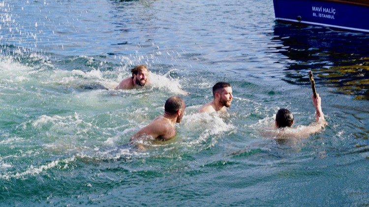 Weniger als eine Minute und die ersten Schwimmer sind am Kreuz © Marion Sendker