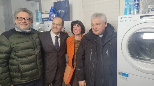 Aperta anche a Napoli la “Lavanderia di Papa Francesco”