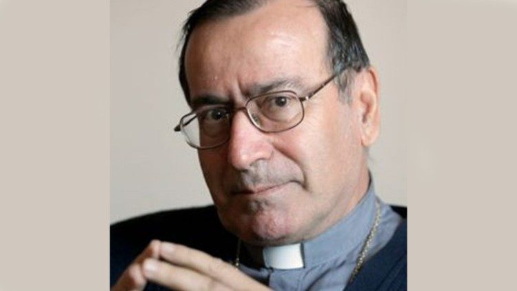 Monsignor Giorgio Bertin in una foto d'archivio