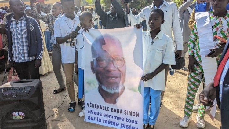 Les évêques invitent à prier pour la béatification de Baba Simon. 