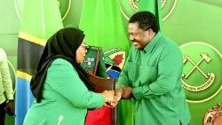 Makamu wa Rais wa Jamhuri ya Muungano wa Tanzania, Dkt. Emmanuel John Nchimbi, ametangaza rasmi kujiuzulu nafasi yake ifikapo tarehe 4 Septemba 2026.