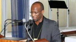 P. José Eduardo - Escola Católica Cabo Verde