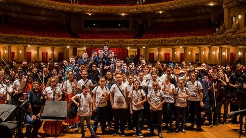 Orquestra Maré do Amanhã do Rio de Janeiro fará concerto em Portugal