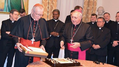 Le cardinal Parolin aux futurs nonces: travailler avec humilit&eacute; pour la paix