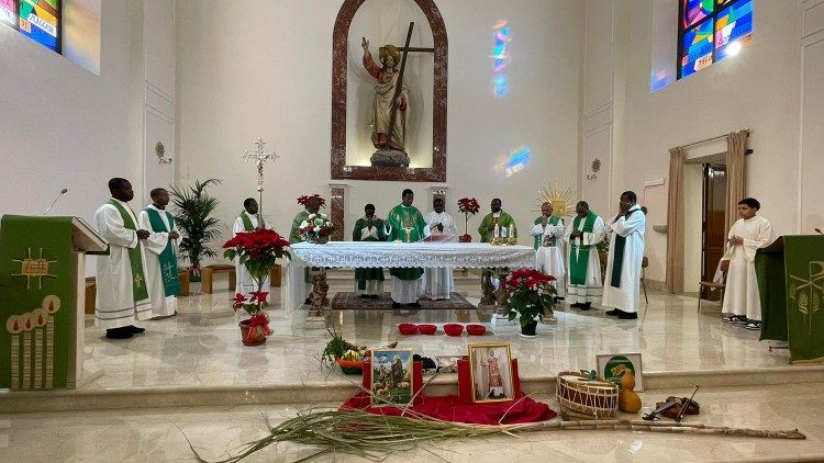 Celebração Eucarística no Centro Nossa Senhora do Rosário - Tra-Noi