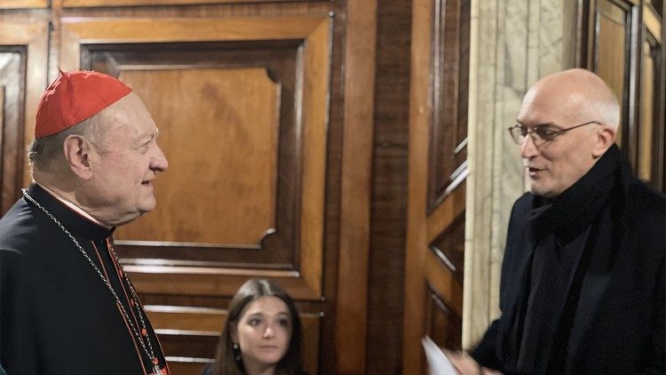 Il cardinale Ravasi con padre Francesco Occhetta