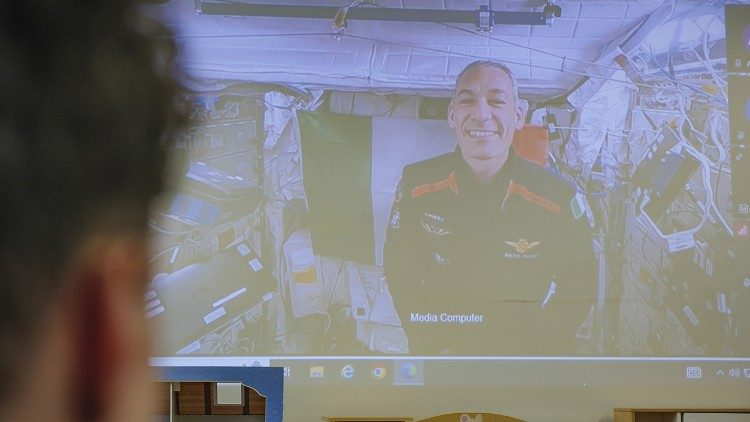 2024.01.29 L'astronauta Villadei in collegamento con i pazienti del Bambino Gesù