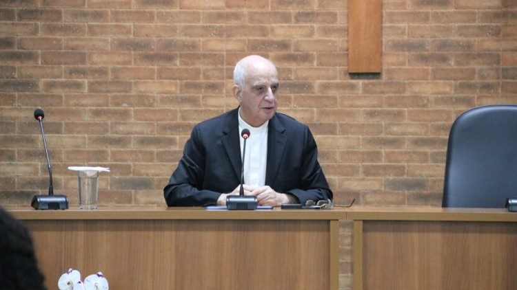 Arzobispo Rino Fisichella