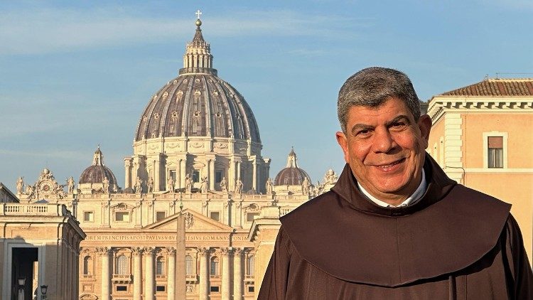 Le père Faltas lors d'une visite à Rome en 2024.