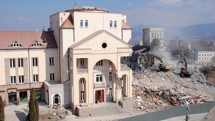 2024.06.01 Distruzione monumenti armeni in Artsakh