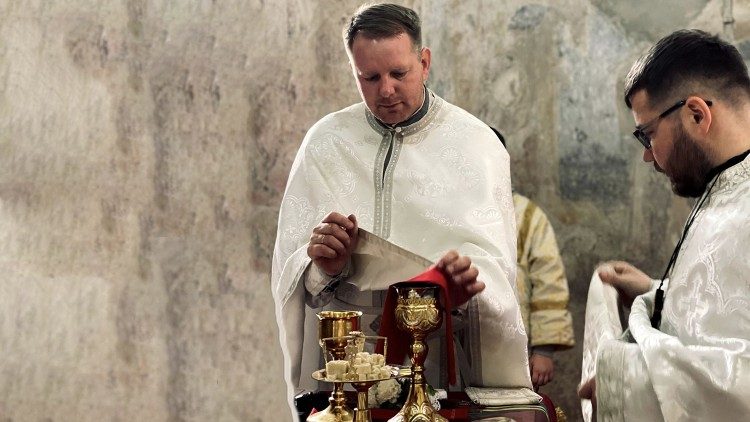 Bohdan Savula, párroco de la Rotonda