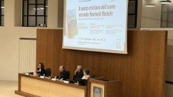 El cardenal Parolin ponente en la conferencia sobre la tesis doctoral de don Luigi Giussani en la Pontificia Universidad Gregoriana