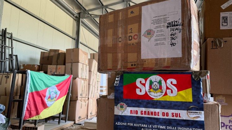 A carga com 2 contêiners chega no Brasil no início de agosto