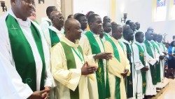 foto3-Sacerdotes-URPAO-BissauAEM.jpg