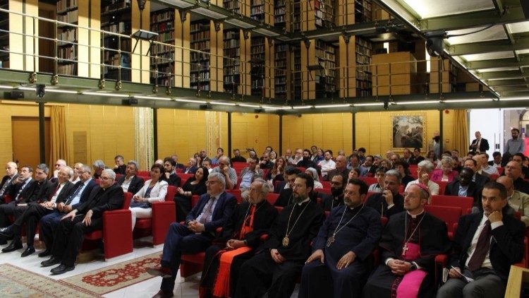 Público presente na palestra de Aram I no Pontifício Instituto Oriental