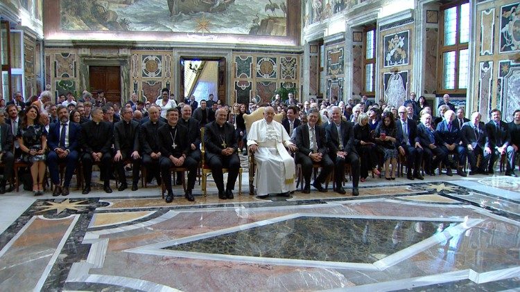 El Papa se encuentra con los cómicos del mundo