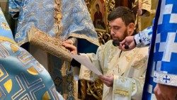 Le père Petro Mandzyak lors de son ordination sacerdotale en Ukraine. 