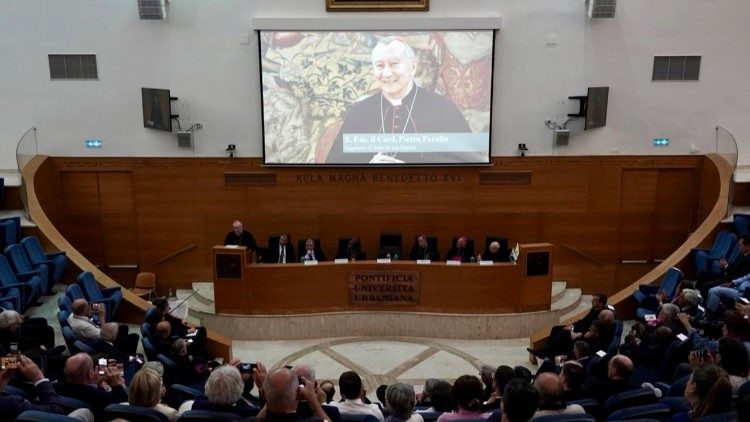 L'intervento di Parolin all'Urbaniana (foto © Teresa Tseng Kuang Yi)