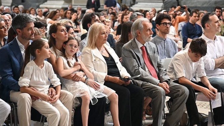 Gia đình chị Chiara Corbella trong nghi thức kết thúc giai đoạn điều tra cấp giáo phận về đời sống và nhân đức của chị