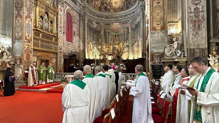 Cardeal Gugerotti preside missa inaugural da 97ª Plenária do Roaco