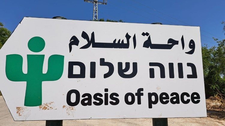 L'indicazione del villaggio di Neve Shalom