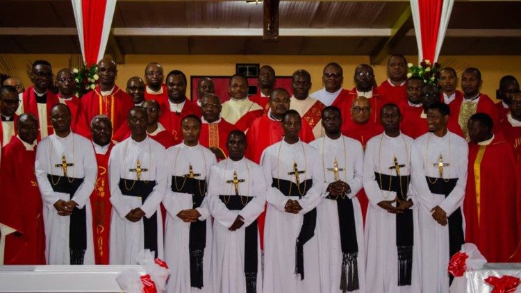 Damu Azizi ya Kristo Yesu ni chemchemi ya upendo na huruma