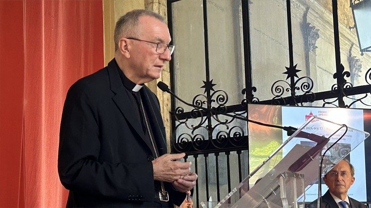 Cardeal Parolin durante seu discurso na Embaixada da Itália junto à Santa Sé
