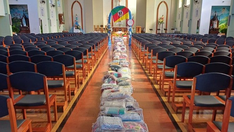 Il "tappeto di solidarietà" del Corpus Domini nella parrocchia di Nostra Signora del Rosario a Barão de Cotegipe