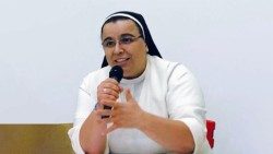 Motër File Gështenja, nga Kongregata e Motrave Engjëllore