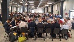 Gruppi di lavoro alla 50ma Settimana sociale dei cattolici italiani a Trieste (foto di Alvise Sperandio)
