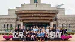 WCC எனப்படும் உலக கிறிஸ்தவச் சபையினர் 