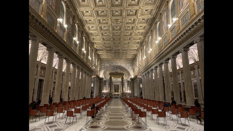 La nave central de la Basílica de Santa María la Mayor
