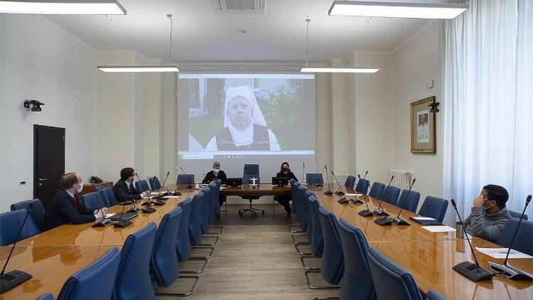 Eine Sitzung des Dikasteriums