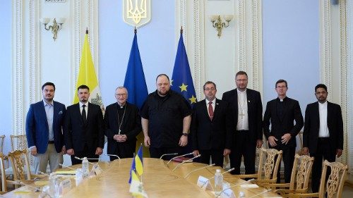 Ucraina, Parolin incontra il primo ministro Shmyhal e visita il Parlamento