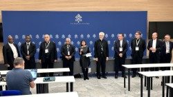 Conferencia de Prensa sobre Encuentro Internacional de Párrocos