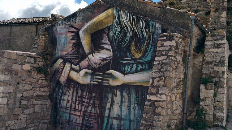 In 'Donne Chiesa Mondo' di maggio, i ricordi di Nadia Terranova