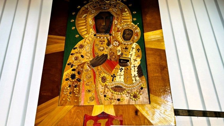 Obraz Matki Bożej Częstochowskiej - wyjątkowy i symboliczny prezent od rodaków dla Jana Pawła II (Monika Stojowska / KUL)