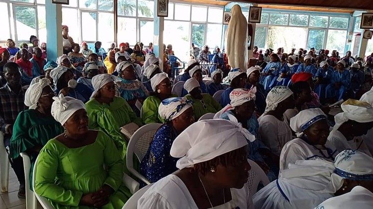 Des fid&egrave;les participants &agrave; la messe du 38&egrave;me anniversaire des apparitions de la Vierge Marie &agrave; Nsimalen