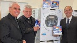 Otwarcie pralni Papieża Franciszka w Katanii (Sant'Egidio)