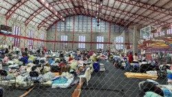 Ginásio da Universidade Lá Salle de Canoas abrigando flagelados