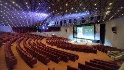 L' Auditorium del Palacongressi di Firenze che ospita il Simposio sul suolo