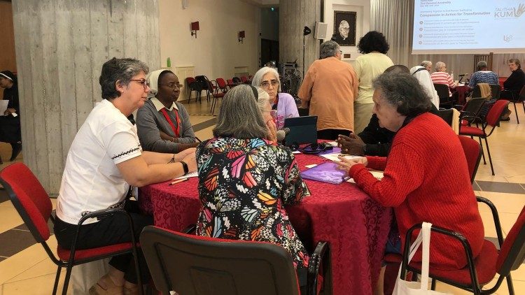 Un momento dell'incontro della rete Talitha Kum a Sacrofano